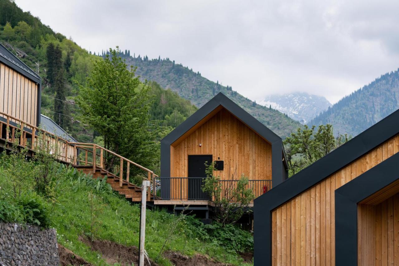 Qazaq Auyl Eco Hotel Almaty Exterior foto